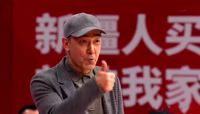 新疆大胜青岛！阿的江称赞球队已经找回打球方式，对爱徒竖大拇指_腾讯新闻