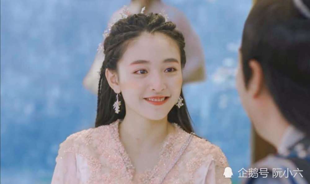 公元前68年,霍光去世,汉宣帝开始亲政,第二年便册立许皇后所生的儿子