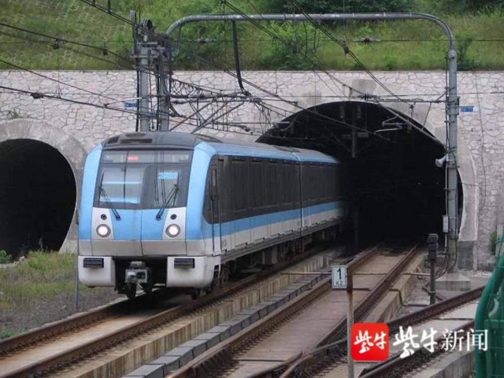 南京地铁一号线三个曲线段更换钢轨累计长度22公里