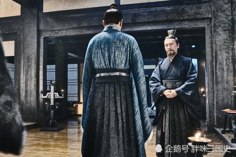 (崔)琰与司马朗善,晋宣王(司马懿)方壮,琰谓朗曰:"子之弟,聪哲明允,刚