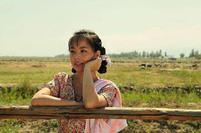 央视曾为她破例,嫁相识15年青梅竹马,35岁王二妮生活超幸福