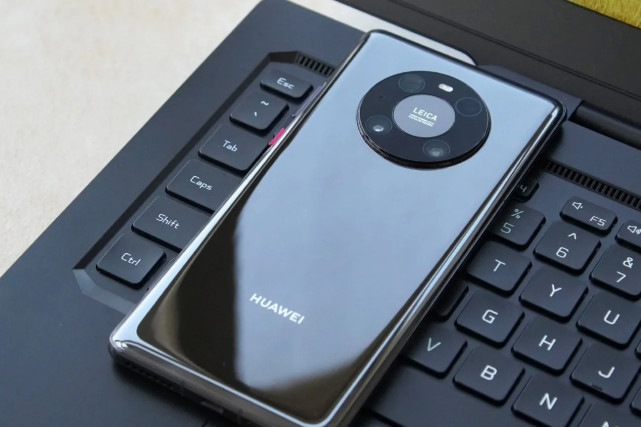 华为mate40e测评体验大曲率屏幕带来惊艳观感