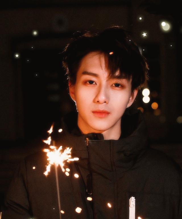 青3选手内投的颜值担当撞脸吴世勋还是多伦多大学学霸