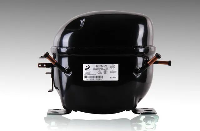 是使一定容积的气体顺序地吸入和排出封闭空间提高静压力的压缩机