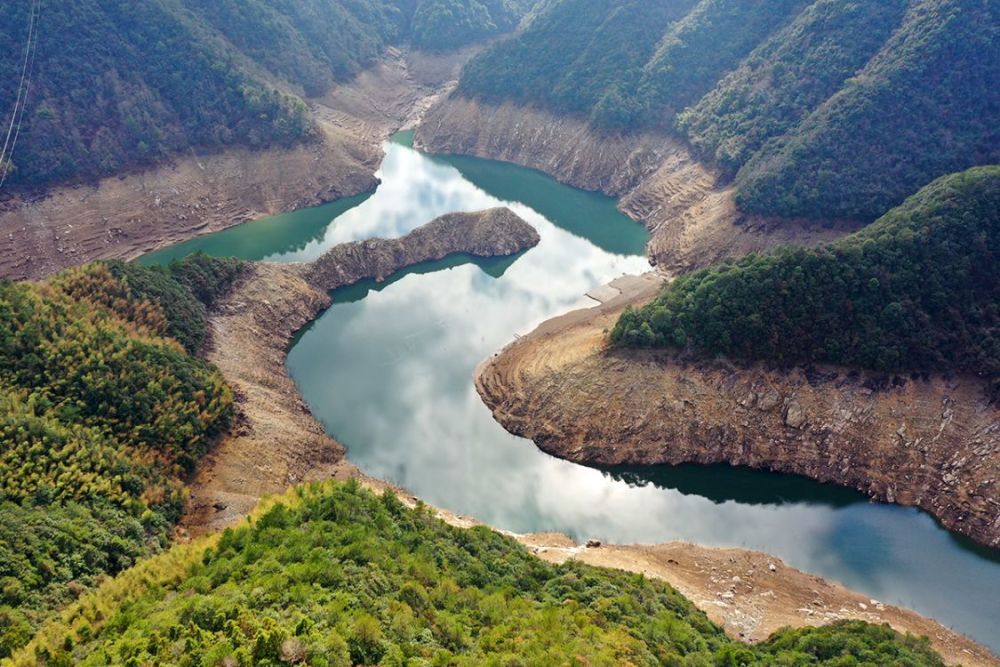 浙东大峡谷白溪水库王子争位王家染