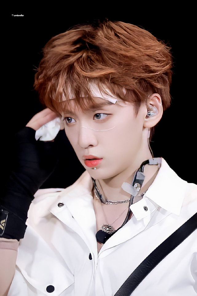 余景天壁纸第二次公演舞台