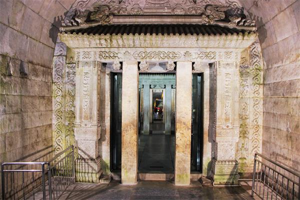 护陵监是专门保护和管理陵园的机构,为了防止被盗掘