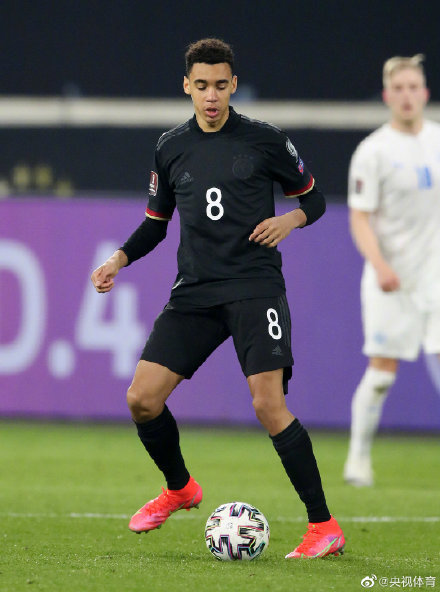 穆夏拉打破近66年最年轻出场纪录 德国3-0冰岛_腾讯新闻