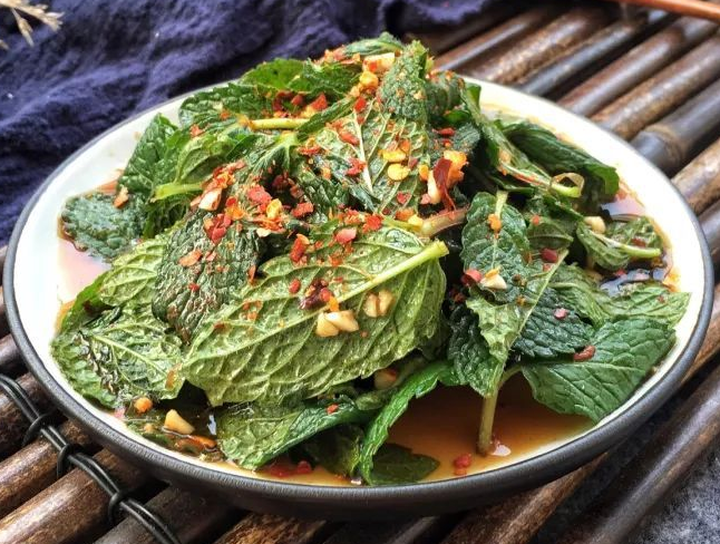 烹饪小技巧:这道凉拌薄荷的做法大家学会了吗,好吃鲜嫩,吃起来很清爽