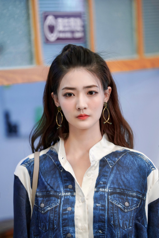 徐璐《若你安好》甜度爆表,称与角色很相像,与张翰合作毫无压力_腾讯