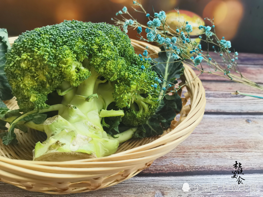 西蓝花 清水洗比不洗还脏 水中加入 3白 虫卵脏物乖乖出来 腾讯新闻