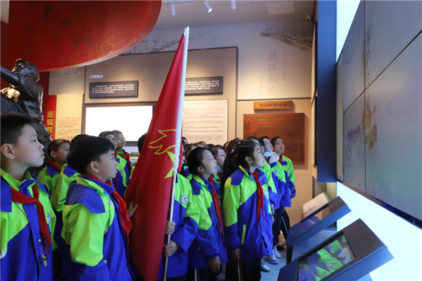 枝江市公园路小学开展党史学习教育活动