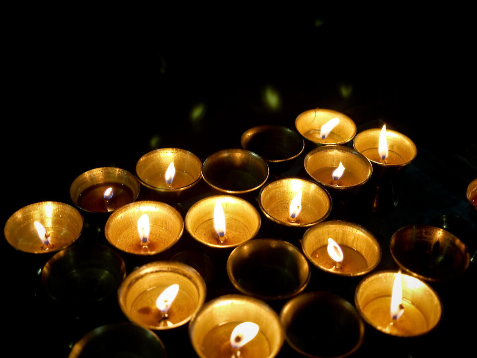 秦始皇陵墓中有人鱼膏做的蜡烛那人鱼膏是什么材料能燃烧多久