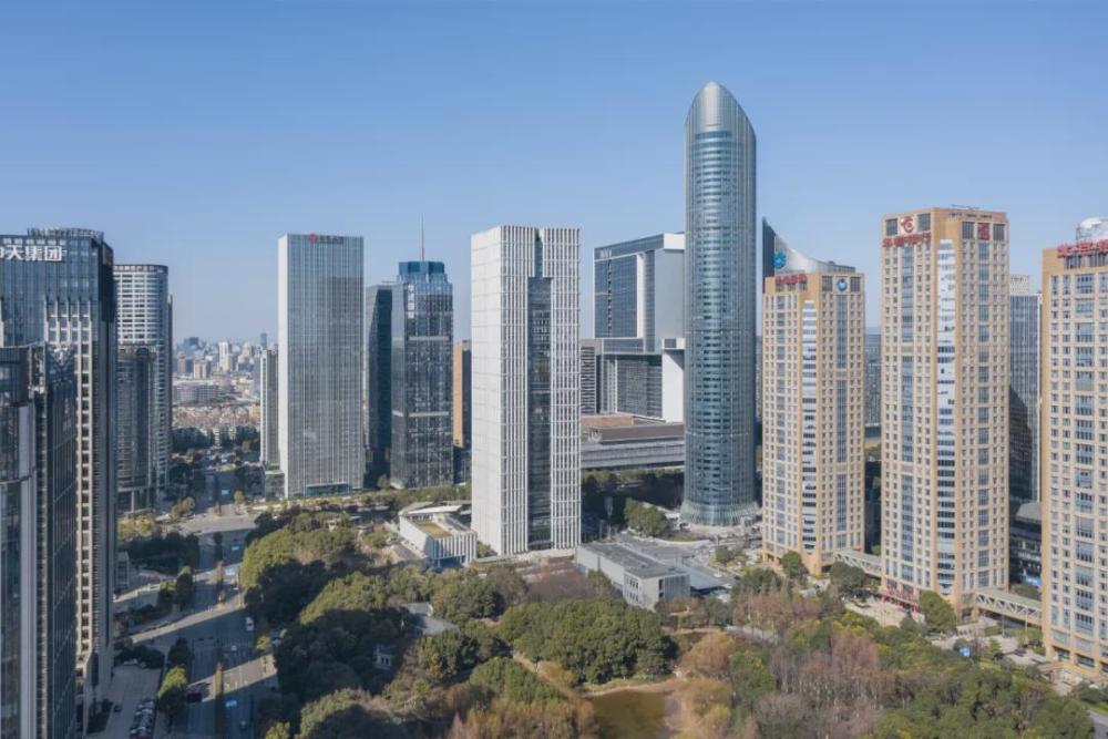 国贸金融大厦位于中国东部城市杭州,是浙江省国贸集团的新总部所在地