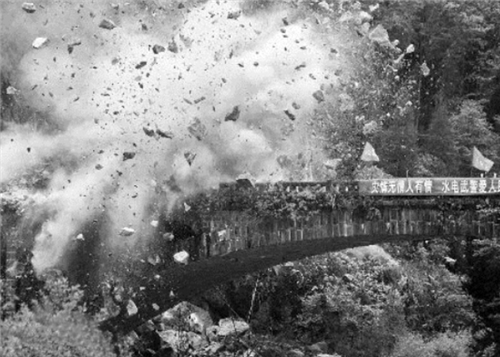 60年代的大桥被专家鉴定危桥爆破后却炸出一堆伪专家