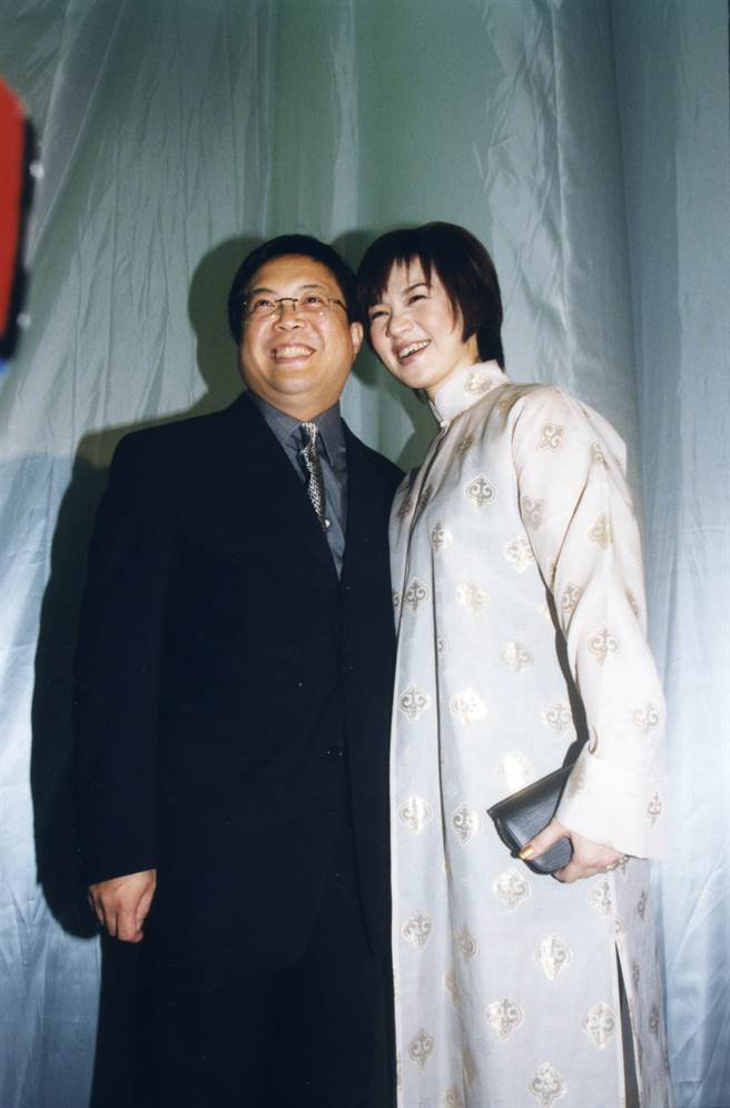 柯以敏近况太凄凉?被骂十多年,老公还将500万遗产给情人?_腾讯新闻