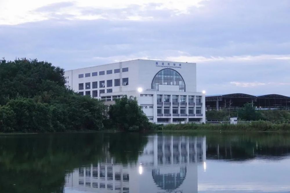 我是重庆交通大学科学城校区我在双福请多关照
