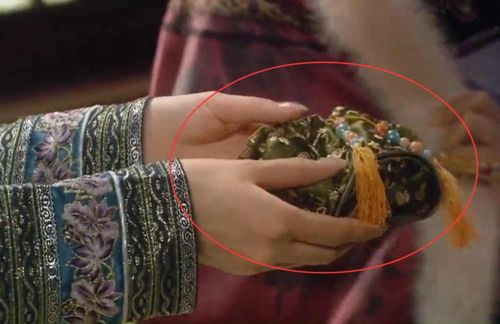 甄嬛传:安陵容对甄嬛有多好?这点沈眉庄都做不到,难怪她会黑化