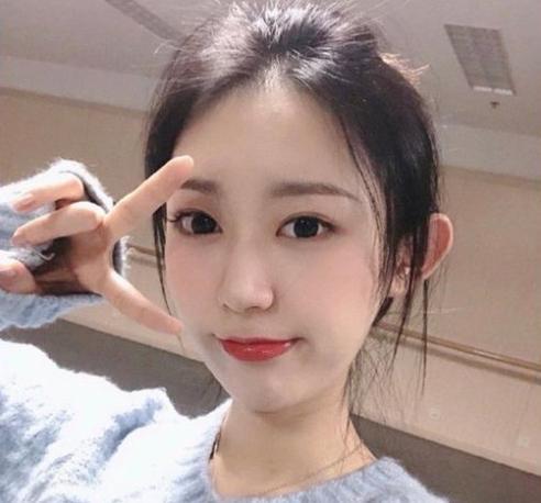 张镇麟女友有多美?家庭富裕堪称白富美,身材颜值超高!_腾讯新闻
