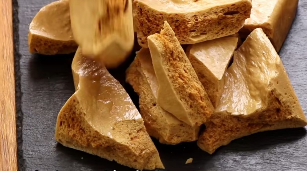 自制蜂窝糖,酥脆香甜吃起来不粘牙,是孩子们的最爱