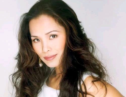 与外籍老公婚姻破裂,韦唯带3个儿子回国,儿子们一个比一个出息_腾讯