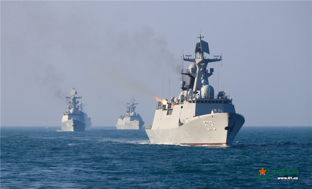 东部战区海军某驱逐舰支队实战化海上练兵