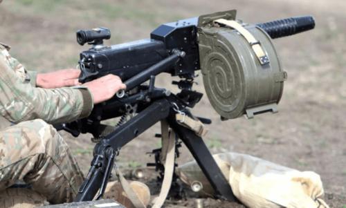 ags17自动榴弹发射器