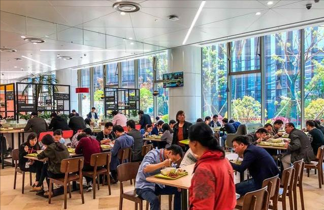 华为食堂有多爽?人均10元随便吃,看得我泪流满面!