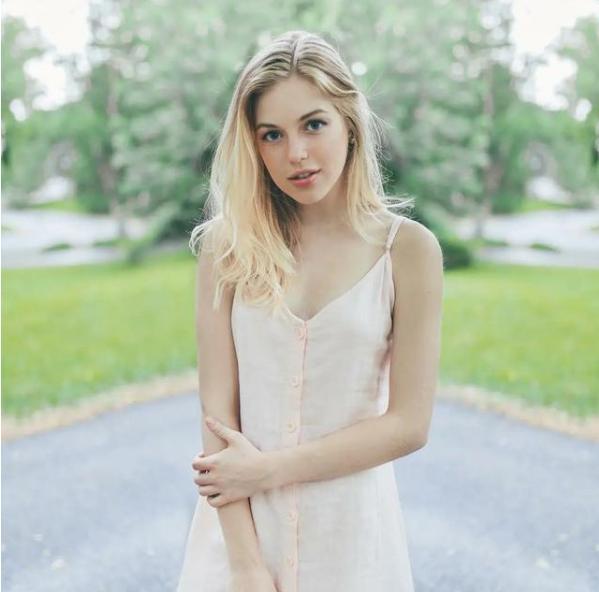 22岁美国美少女火辣身材竟是这样炼成的