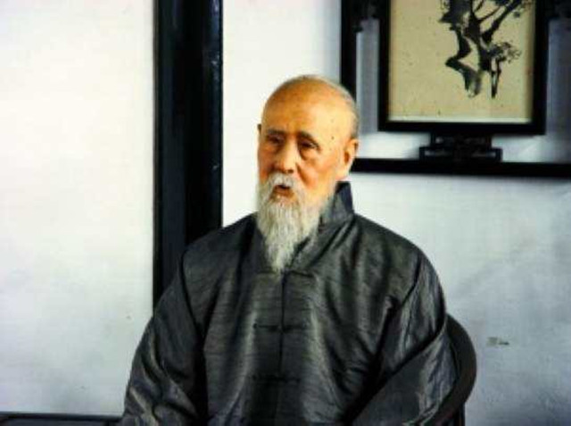 此人满清遗老拒绝中国回收文物转身将183件文物无偿捐给美国