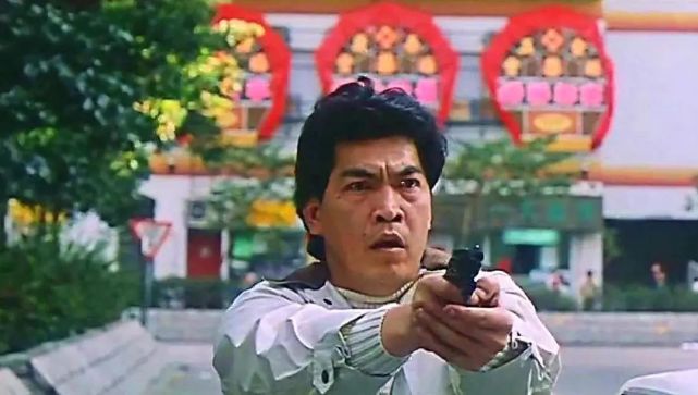 在香港电影的黄金时代,成奎安创下六年拍片100部的记录,堪称港片经典