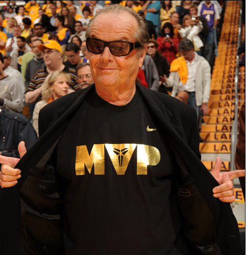 但尼科尔森现在俨然也已经成为了nba中的一个传球,成为了湖人队史上最