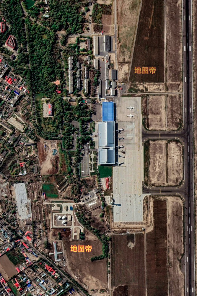 航拍新疆伊宁机场,距市中心非常近,只有3.5公里_腾讯新闻