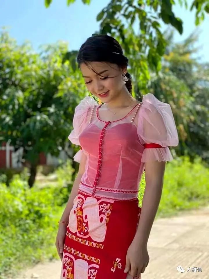 缅甸女星钦温瓦声援缅甸之春革命_腾讯新闻