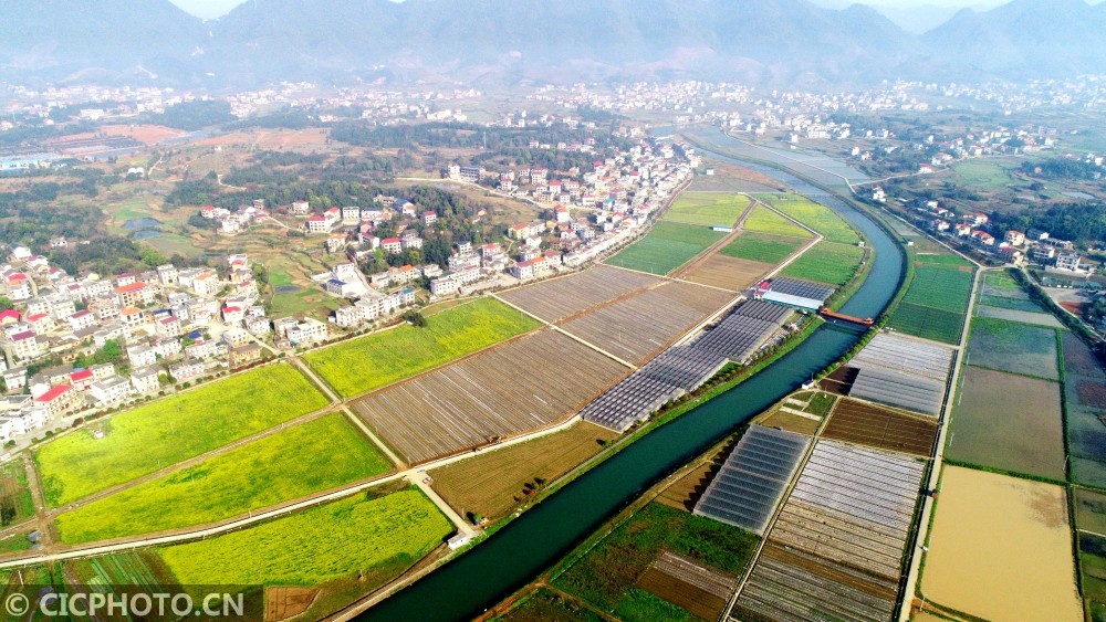 鸟瞰天下美景绿水青山常在