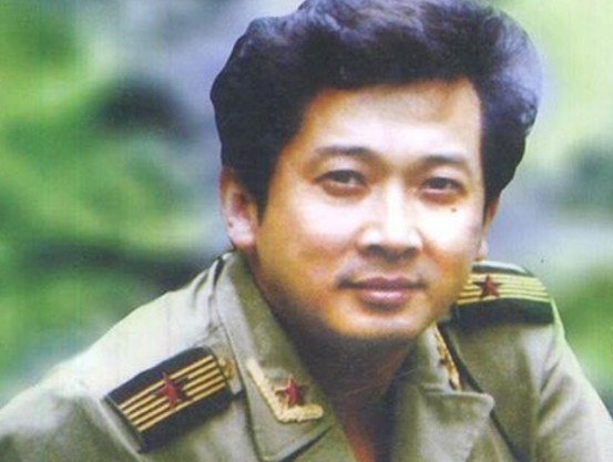 郁钧剑成名的背后一位大人物的一句话改变他的命运