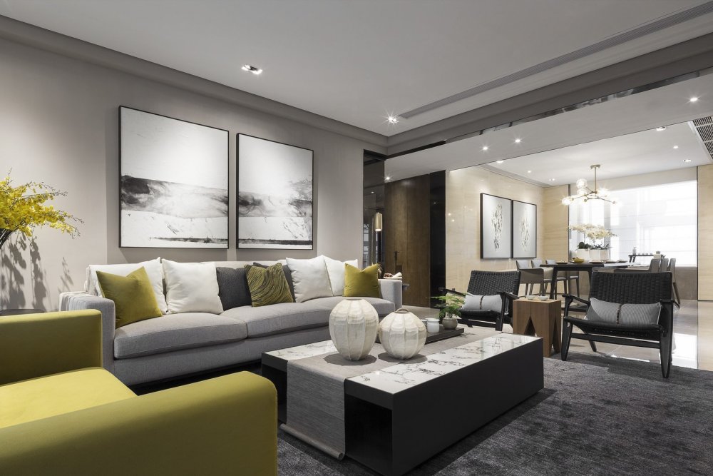 白色等待,这些颜色明亮度较高,带给人感官上的延展性,可以把房子装修