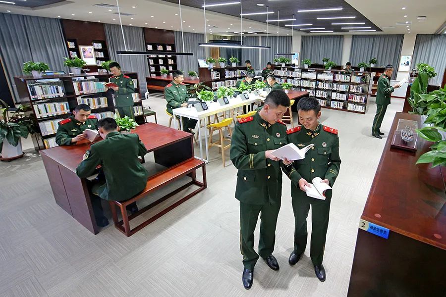 宁夏图书馆武警总队分馆是宁夏地区军民融合发展的亮点工程和品牌项目