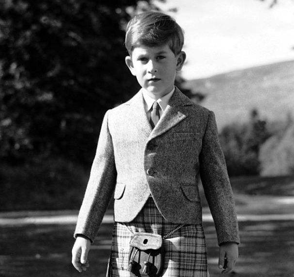 英国最惨太子查尔斯10岁成为王储等了63年都没戴上王冠