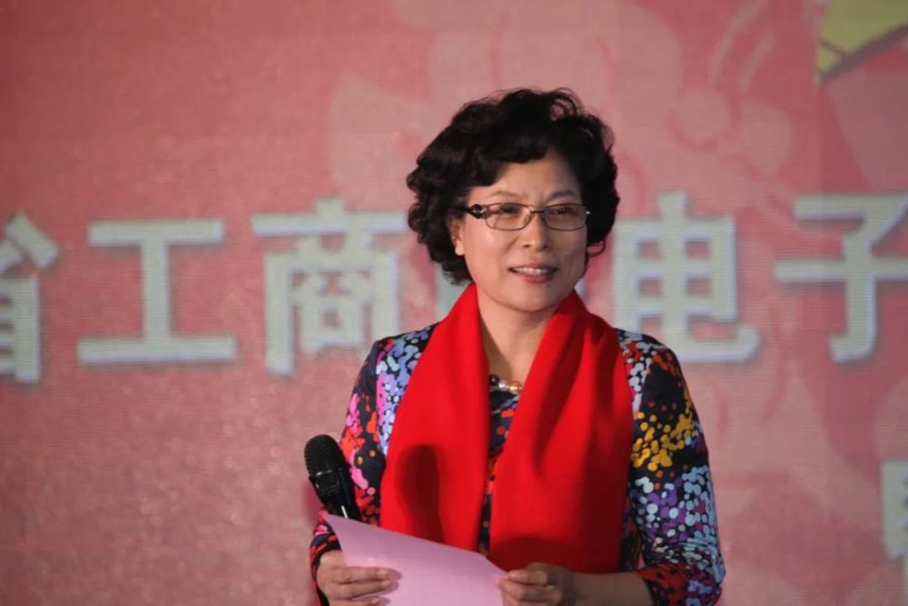 企业家——徐桂琴:德信立身,胸怀铸就格局_腾讯新闻