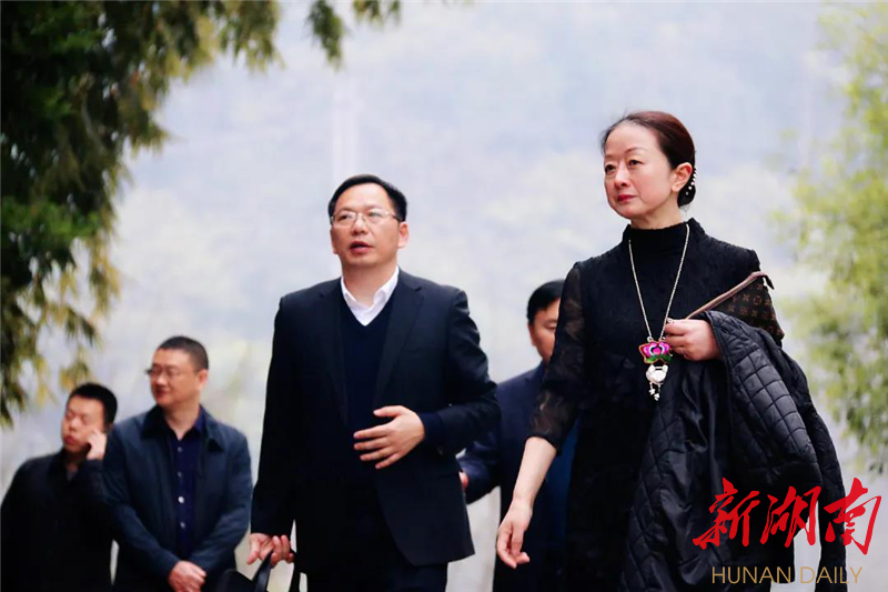 吉首市委副书记王京海到吉首市民族中学调研指导_腾讯新闻