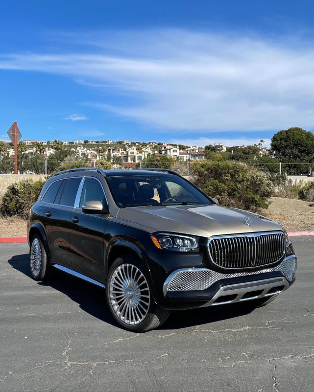 suv最强后座奢华感很强全新梅赛德斯迈巴赫gls级实车