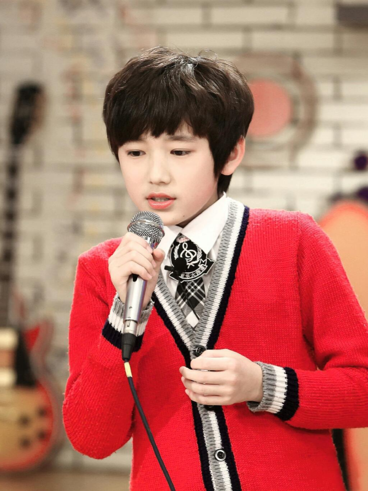 宋亚轩粉丝突破900万此刻你独领风骚值得被更多人看到