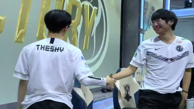 小天首发世纪之握采访收官lpl最尴尬获胜局诞生