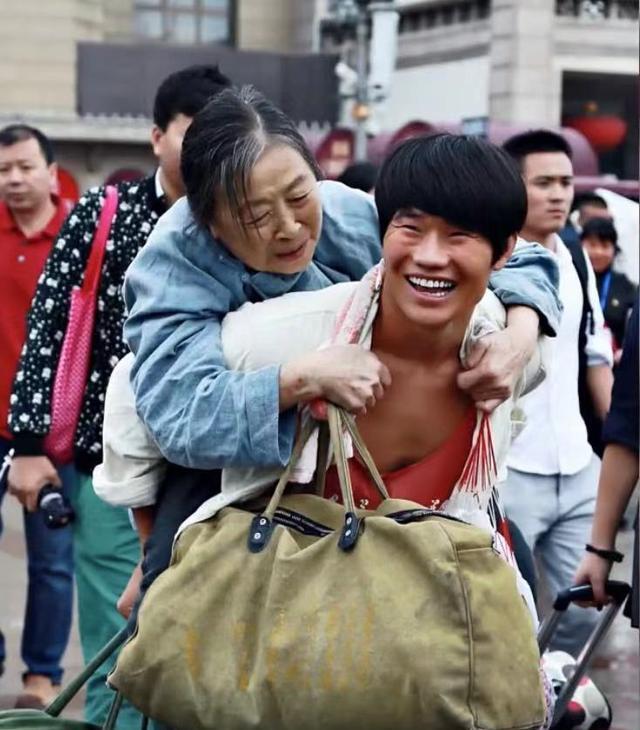 嘎子谢孟伟悼念张少华,晒多张合影回忆过往,字字感人_腾讯新闻