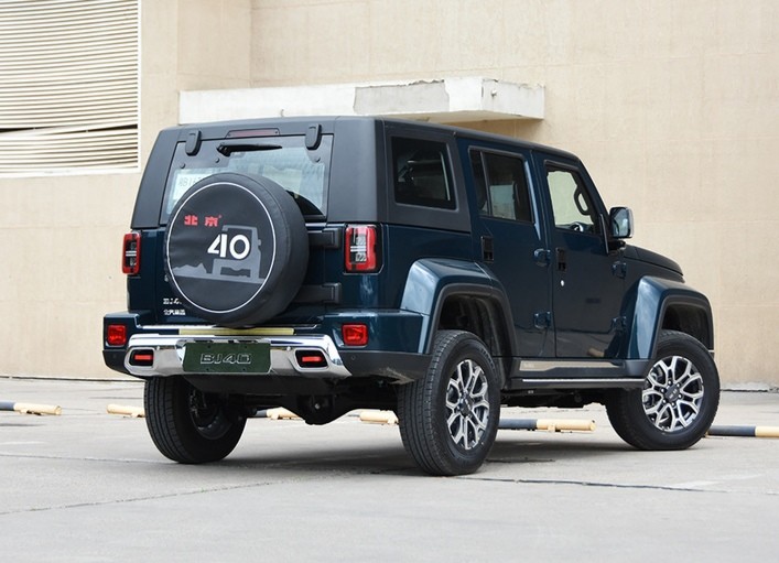 北京bj40柴油版诞生预售1699万20t柴油四驱竞争坦克300