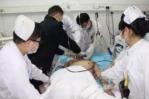 男子胸痛入院,抢救无效离世,提醒:三件"伤心"事,最好不做