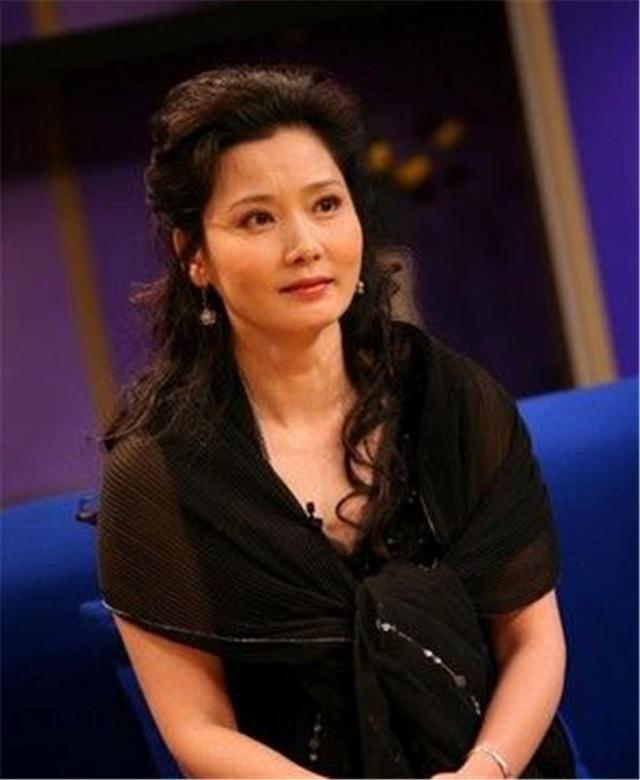 姨太太专业户嫁大6岁初恋恩爱31年超幸福父亲成一生遗憾