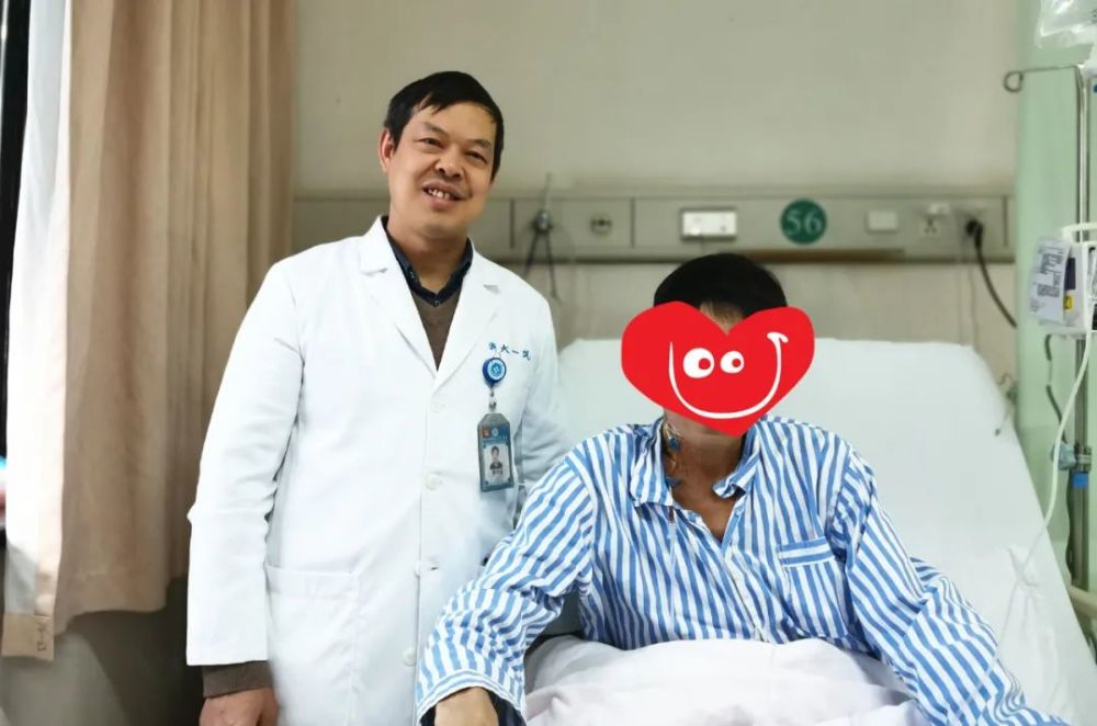 老韩出院前,与滕理送教授合影食管癌和胃癌都是我国发病率前十位的