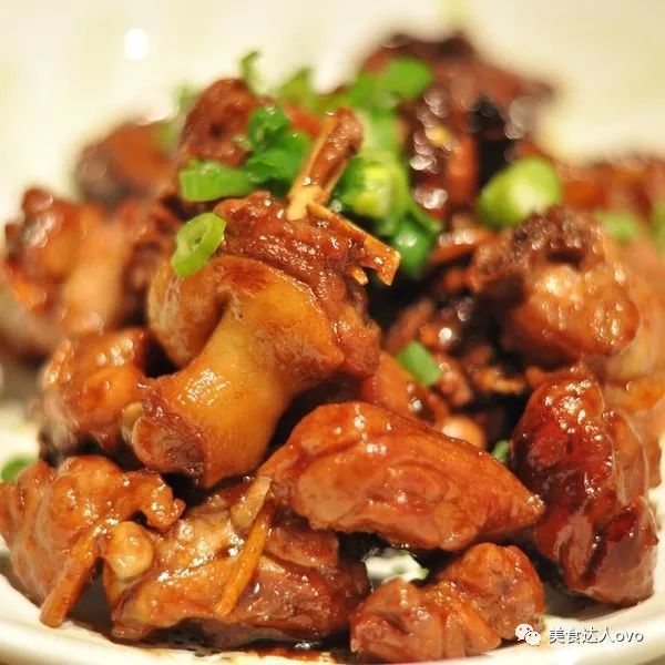 美食优选:手撕鸡,啤酒鸭,玉米炖猪蹄,排骨菜的做法